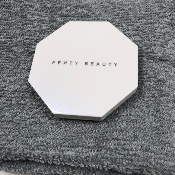 Fenty Beauty Trophy Wife Highlighter - Picture 2 of 3